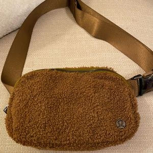 Lulu Sherpa belt bag